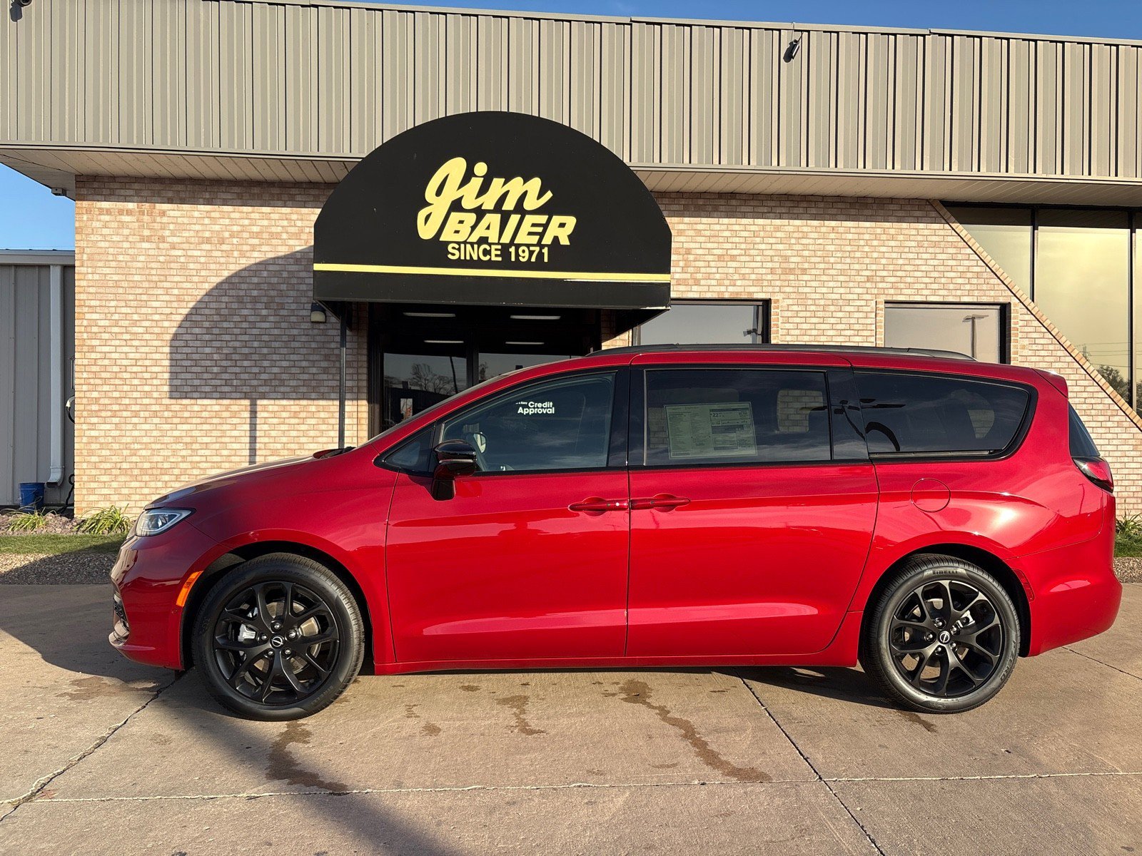 New 2026 Chrysler Pacifica Select image 2