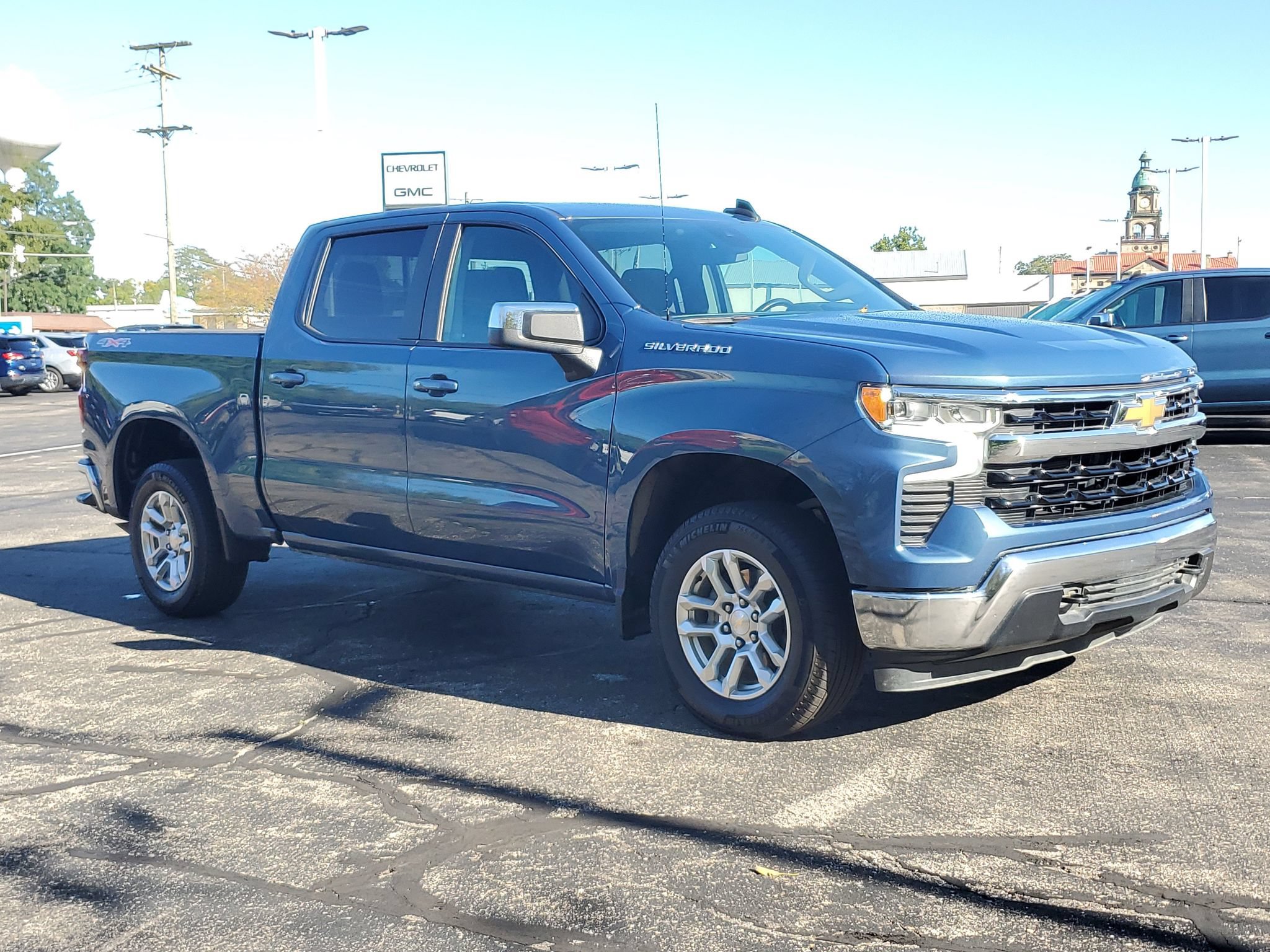 Used 2024 Chevrolet Silverado 1500 LT AWD/4WD image 3
