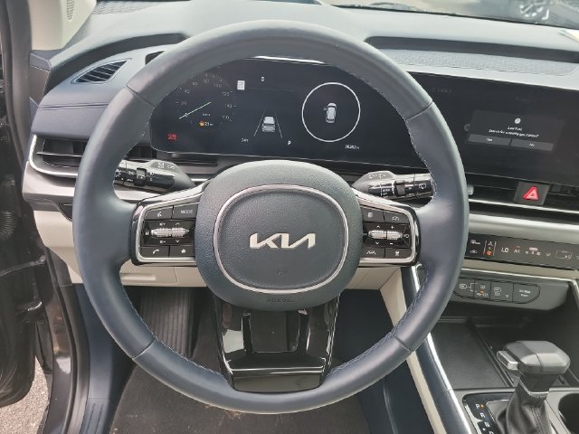 Certified 2025 Kia Carnival SX Prestige FWD image 31