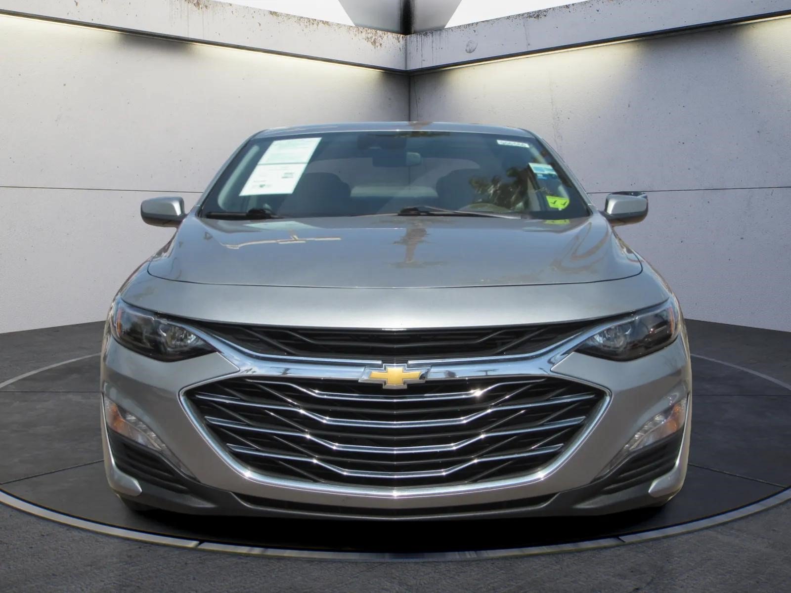 Used 2024 Chevrolet Malibu LT FWD image 3