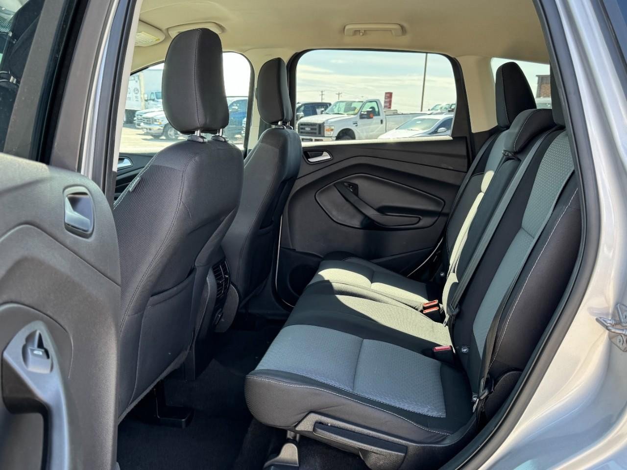 Used 2018 Ford Escape SE w/ SE Sync 3 Package image 10