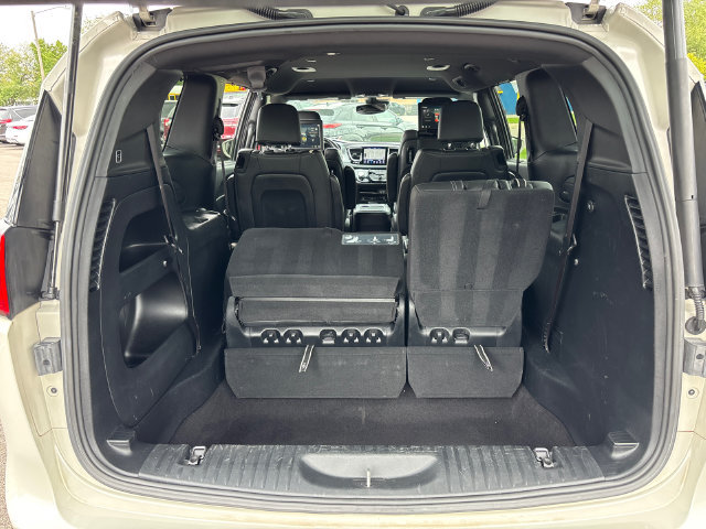 Used 2020 Chrysler Pacifica Touring-L Plus FWD image 32