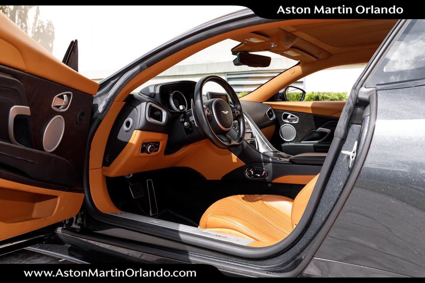 Used 2022 Aston Martin DB11 Coupe RWD image 3