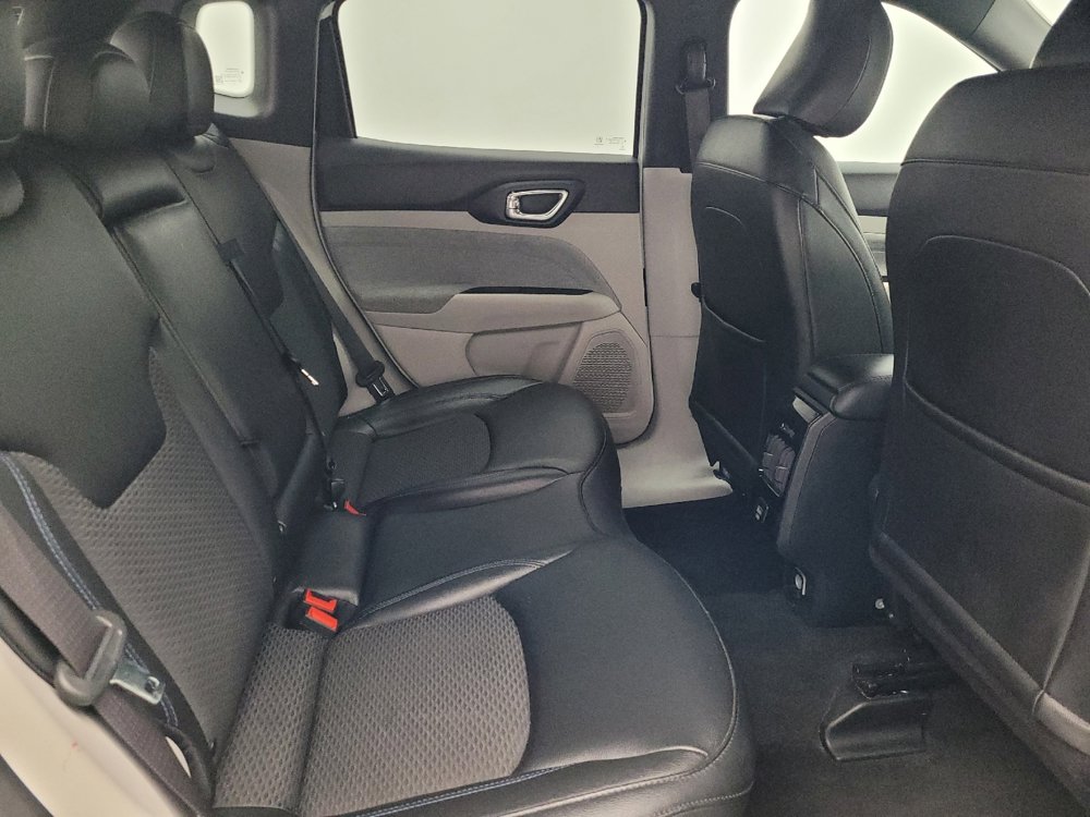 Used 2024 Jeep Compass Latitude image 19