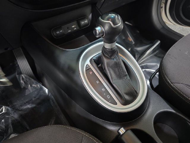 Used 2016 Kia Soul FWD image 23