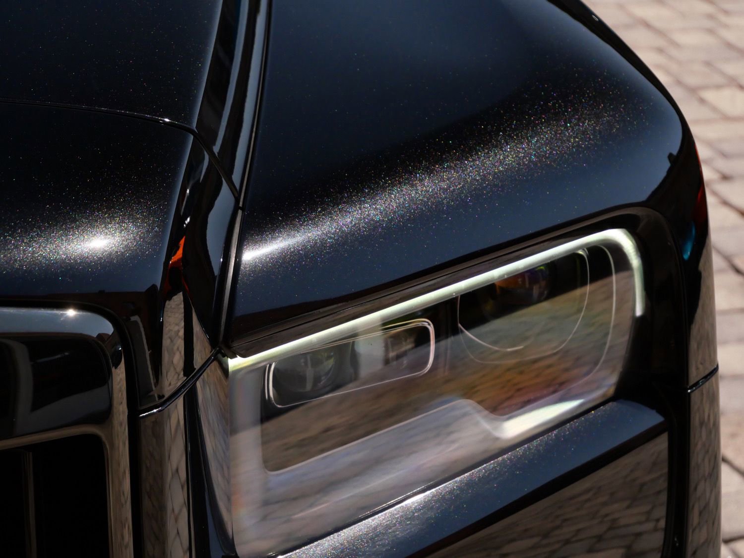 Used 2022 Rolls-Royce Cullinan Black Badge w/ Dark Exterior Package image 23