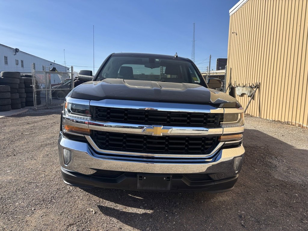 Used 2018 Chevrolet Silverado 1500 LT w/ LT Eassist Package image 2
