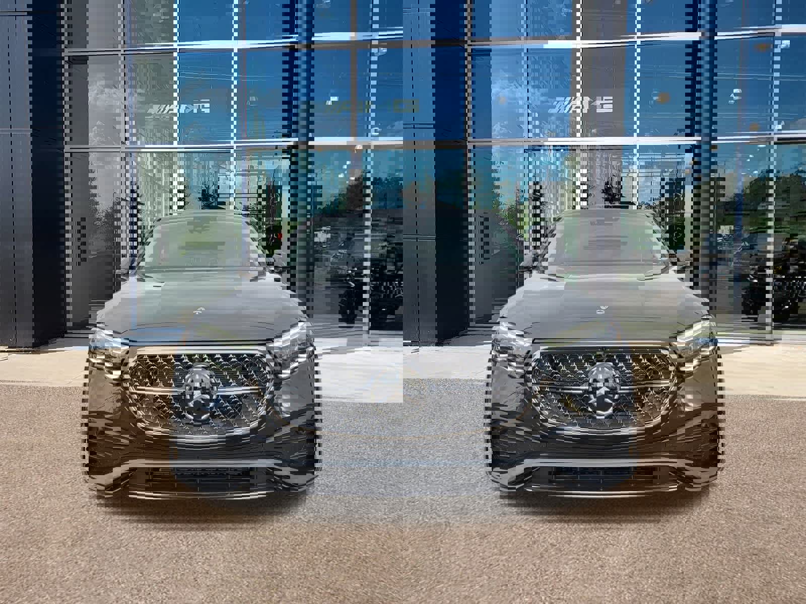 New 2026 Mercedes-Benz E 350 4MATIC Sedan image 2