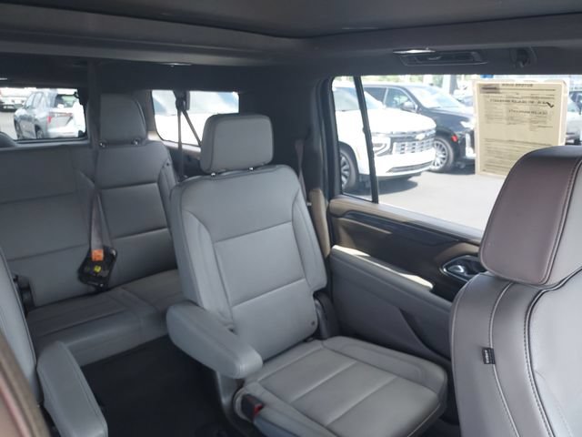 Used 2023 GMC Yukon XL SLT AWD/4WD image 14