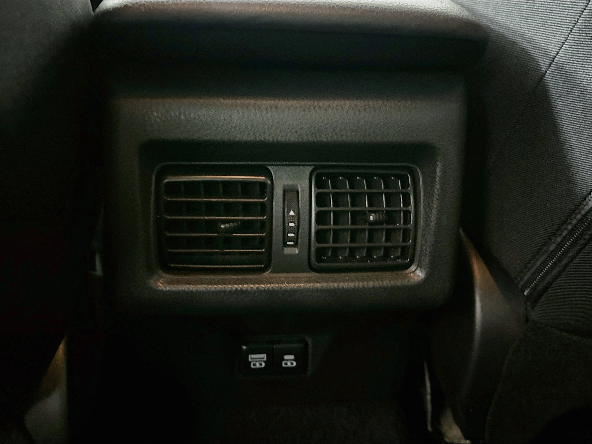 Used 2025 Toyota Camry LE FWD image 25
