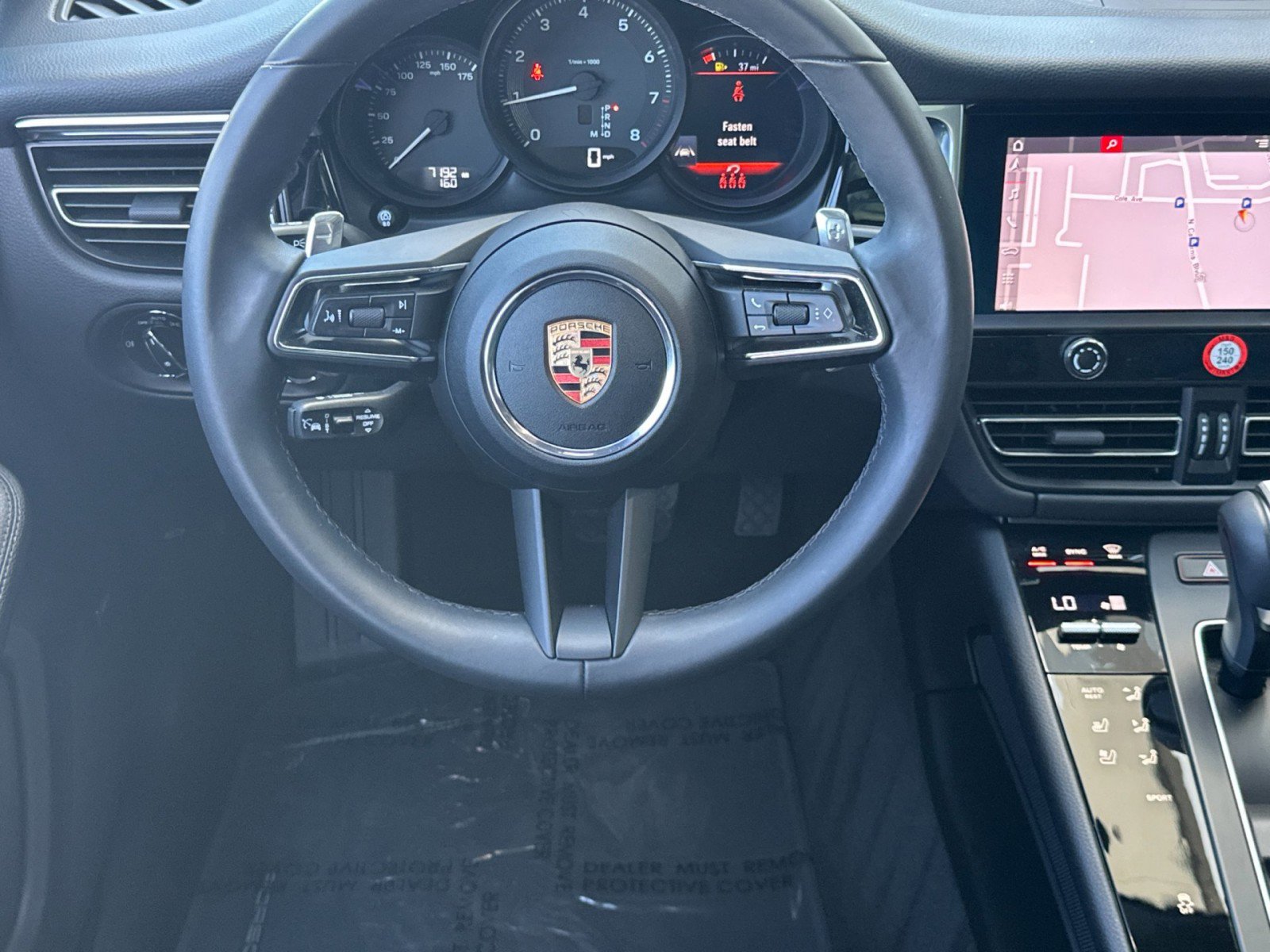 Certified 2025 Porsche Macan image 14