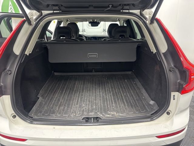 Used 2021 Volvo XC60 T5 Momentum image 14