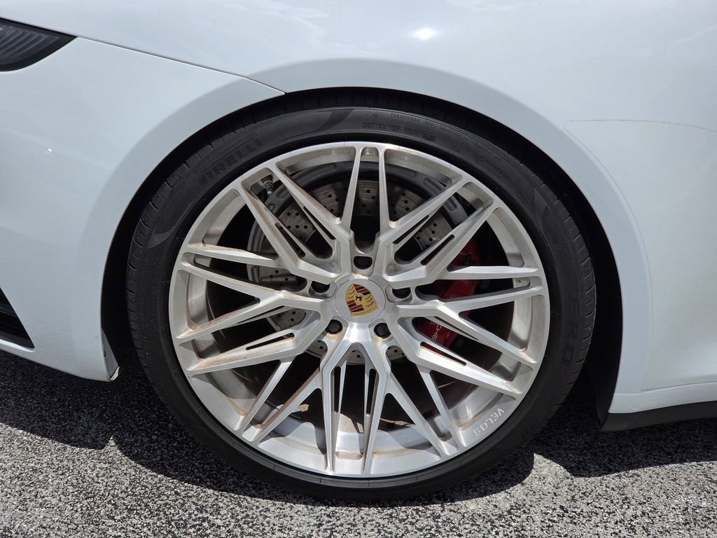 Used 2022 Porsche 911 Carrera RWD image 5