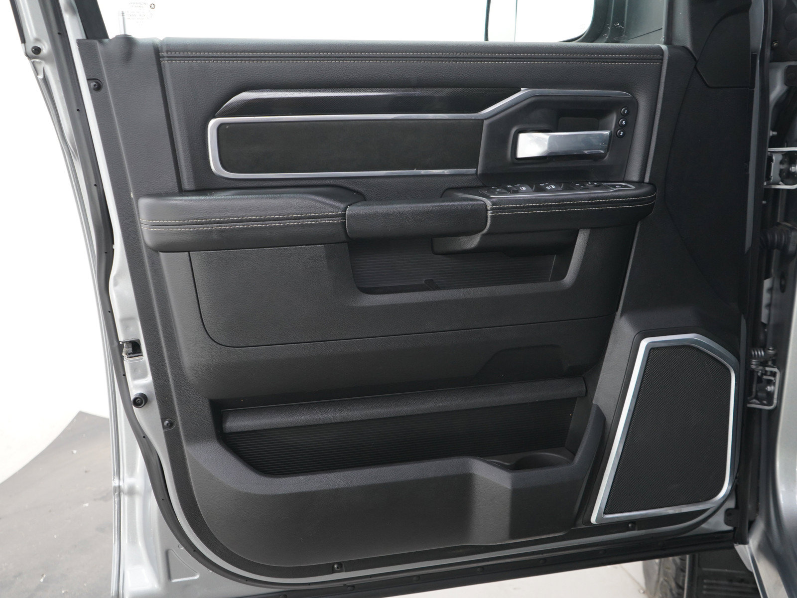 Used 2022 RAM 2500 Laramie AWD/4WD image 19