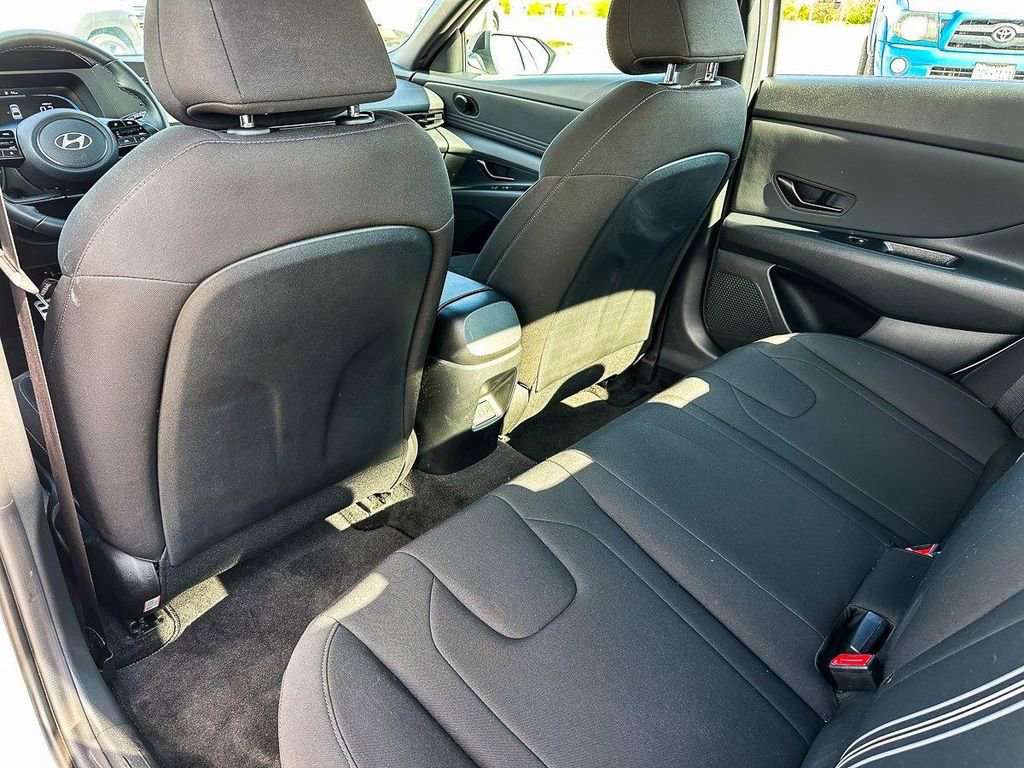 Used 2025 Hyundai Elantra Sport w/ Cargo Package image 31