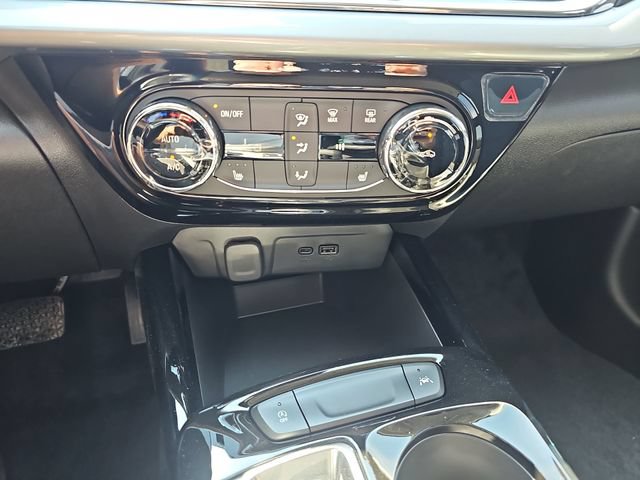 New 2026 Chevrolet Trax LT w/ Driver Confidence Package FWD image 17