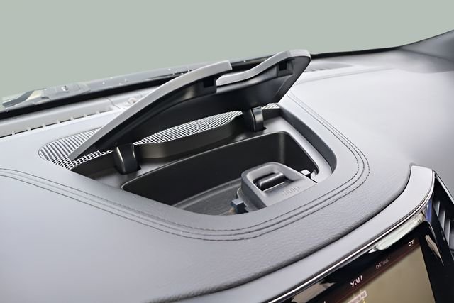 Used 2019 Jeep Cherokee High Altitude image 25