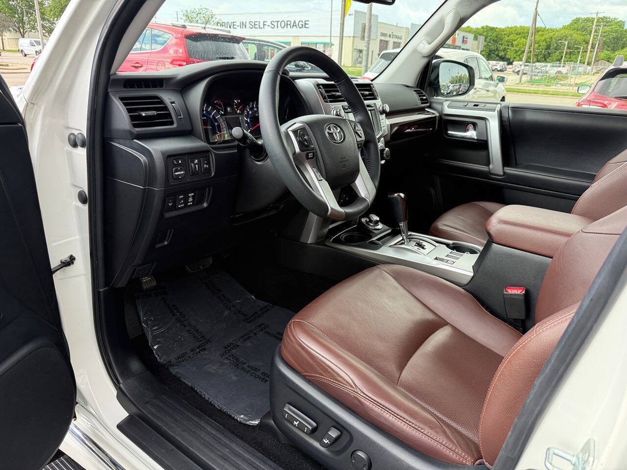 Used 2016 Toyota 4Runner Limited AWD/4WD image 10