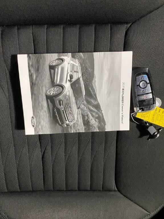 Used 2021 Ford Explorer XLT AWD/4WD image 4