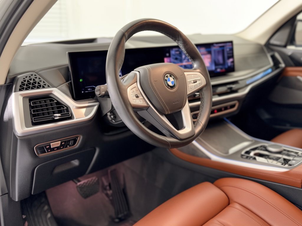 Certified 2023 BMW X7 xDrive40i w/ Premium Package AWD/4WD image 4