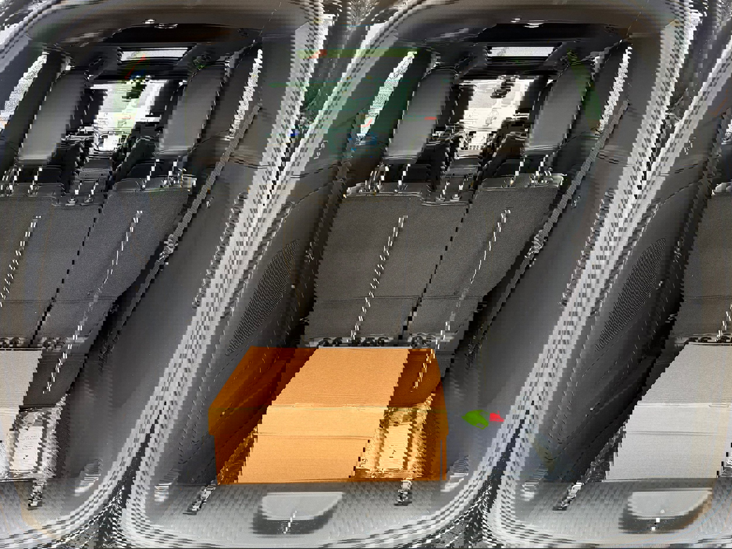 New 2026 Chrysler Pacifica Limited w/ Uconnect Theater Family Group image 14