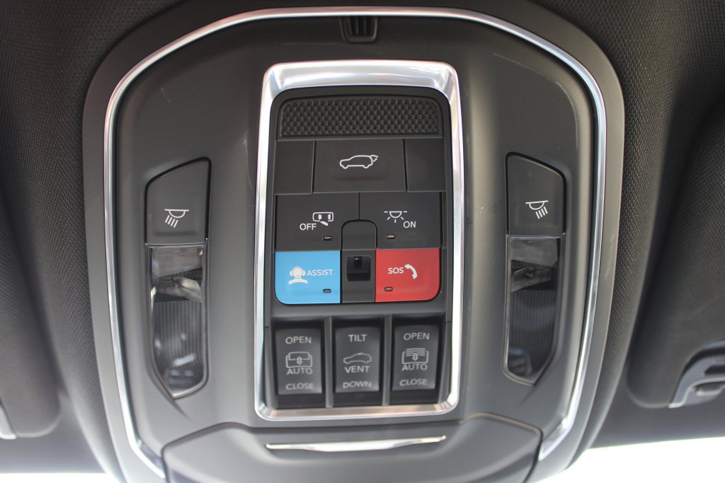 Used 2023 Jeep Wagoneer Series III w/ Premium Group I AWD/4WD image 24