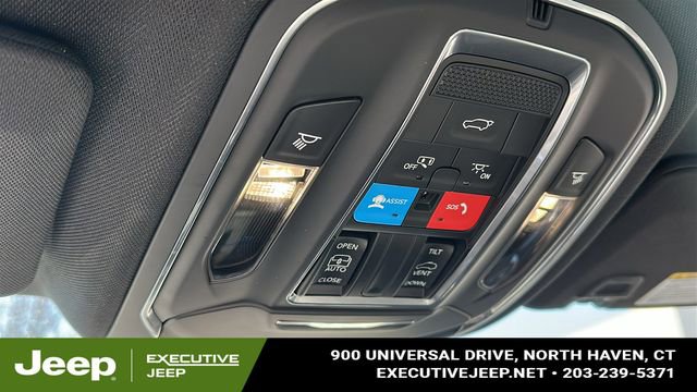 Used 2023 Jeep Grand Cherokee Altitude AWD/4WD image 21