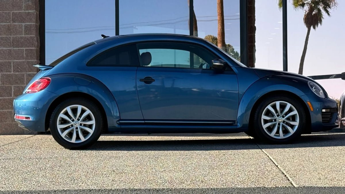 Used 2017 Volkswagen Beetle 1.8T S FWD image 15