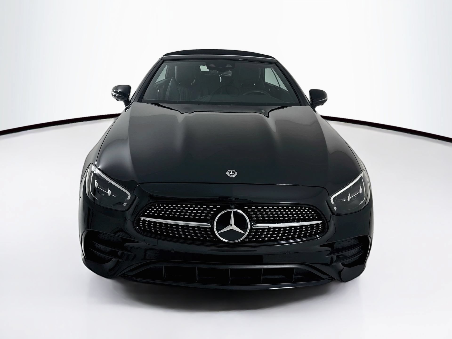 Used 2023 Mercedes-Benz E 450 Cabriolet image 2