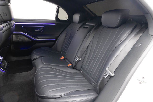 Used 2022 Mercedes-Benz S 500 4MATIC w/ AMG Line Package image 40