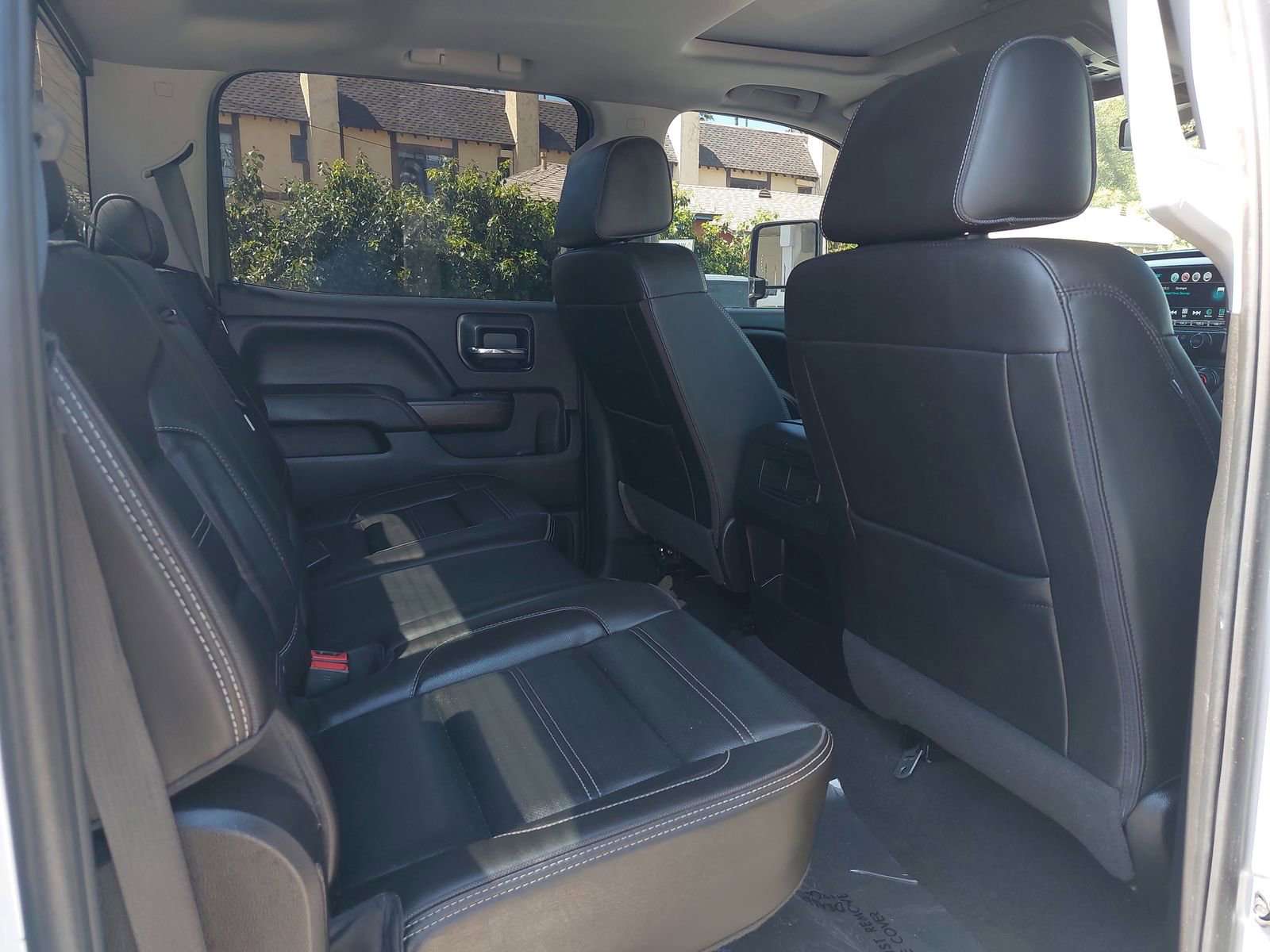 Used 2019 GMC Sierra 2500 Denali w/ Duramax Plus Package AWD/4WD image 11