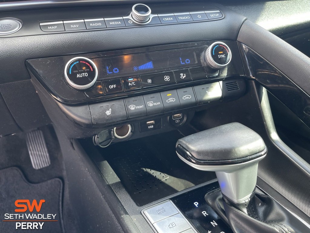 Used 2023 Hyundai Elantra Limited image 18