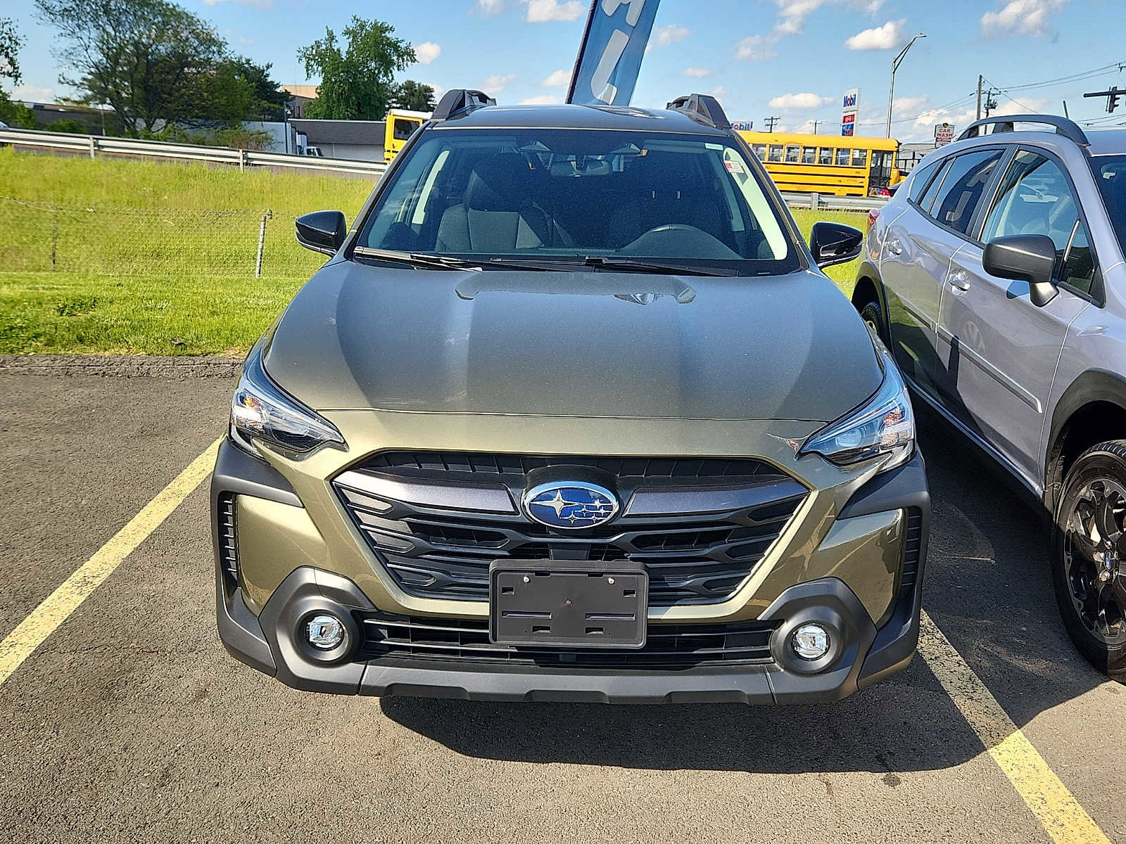 Certified 2025 Subaru Outback Premium AWD/4WD image 2