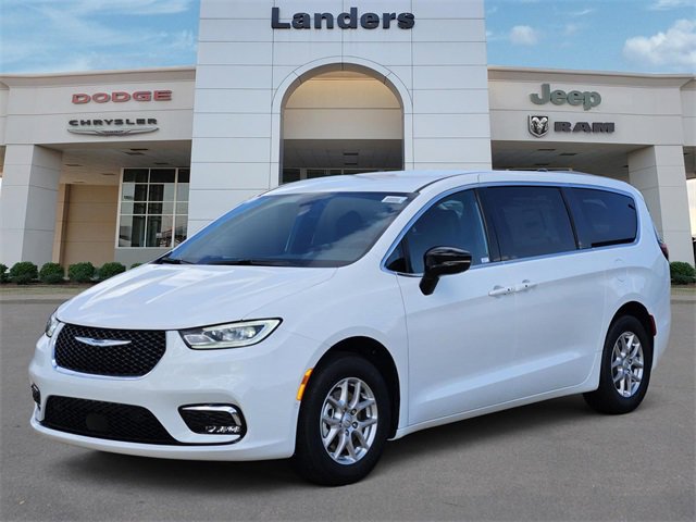 New 2025 Chrysler Pacifica Select