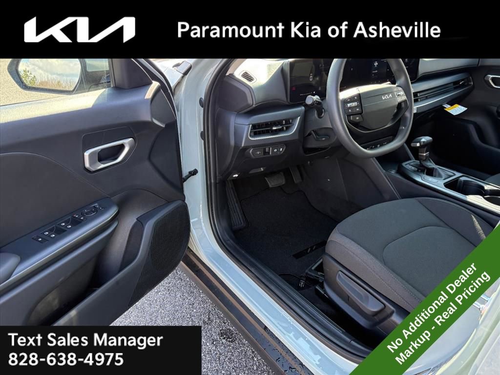 New 2026 Kia K4 LXS image 15