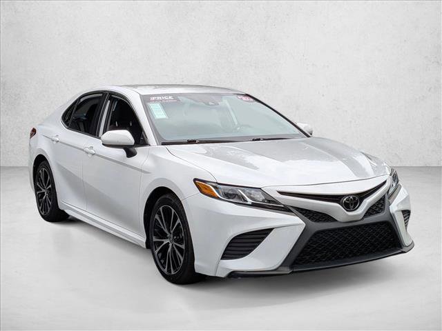Used 2020 Toyota Camry SE image 3