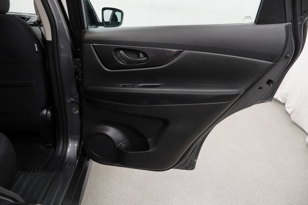 Used 2020 Nissan Rogue S AWD/4WD image 44