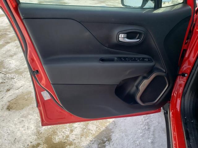 Used 2023 Jeep Renegade Latitude image 13