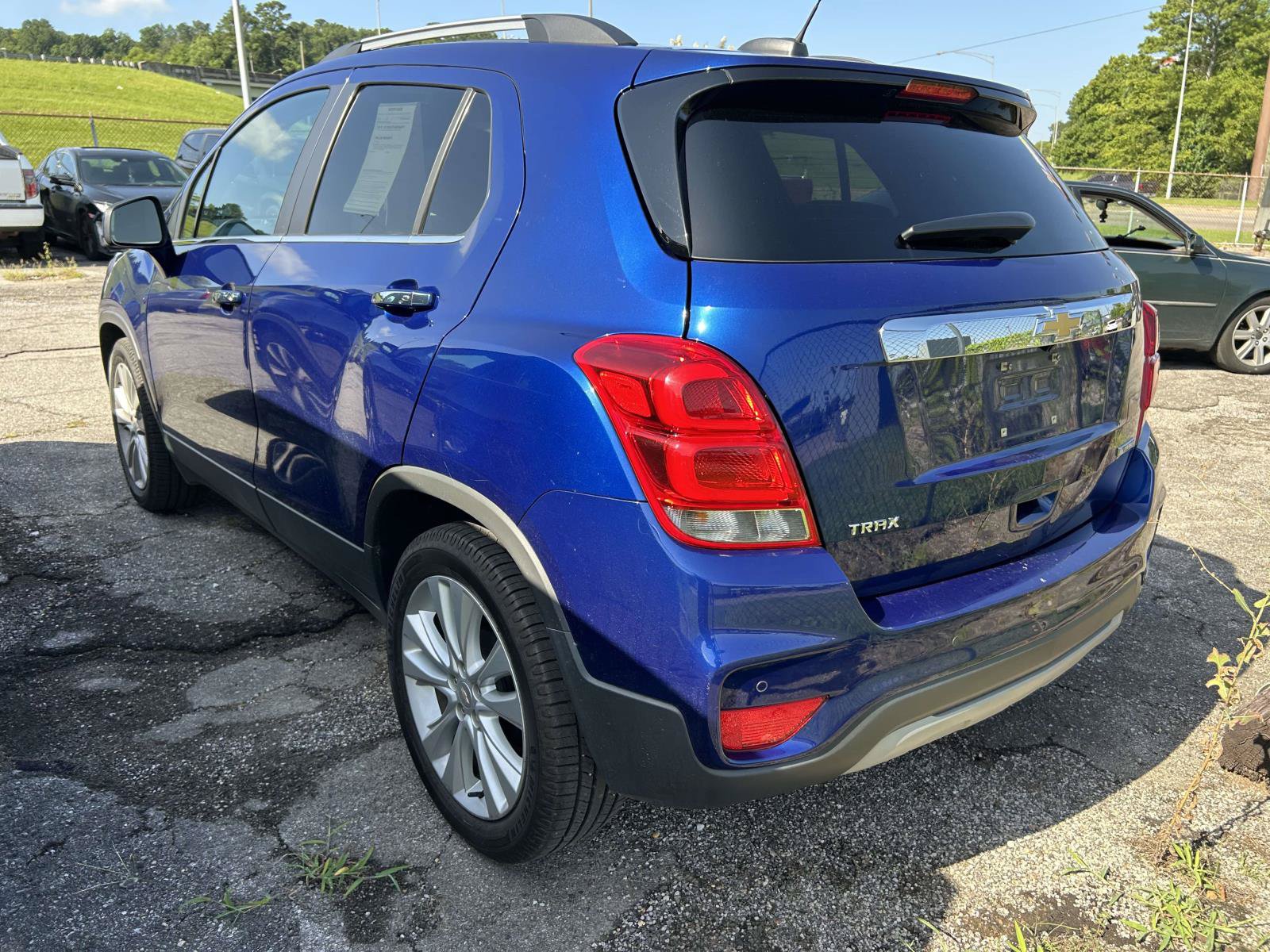 Used 2017 Chevrolet Trax Premier w/ Driver Confidence II Package FWD image 3