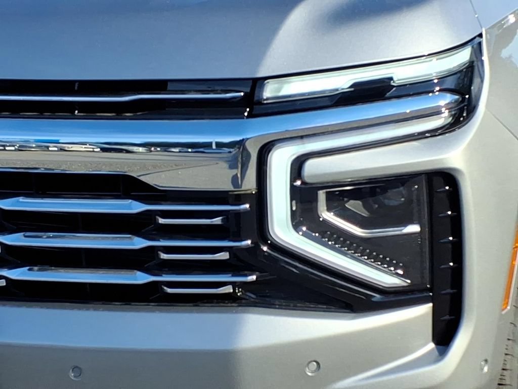 New 2026 Chevrolet Suburban Premier w/ Sun And Tow Package AWD/4WD image 7