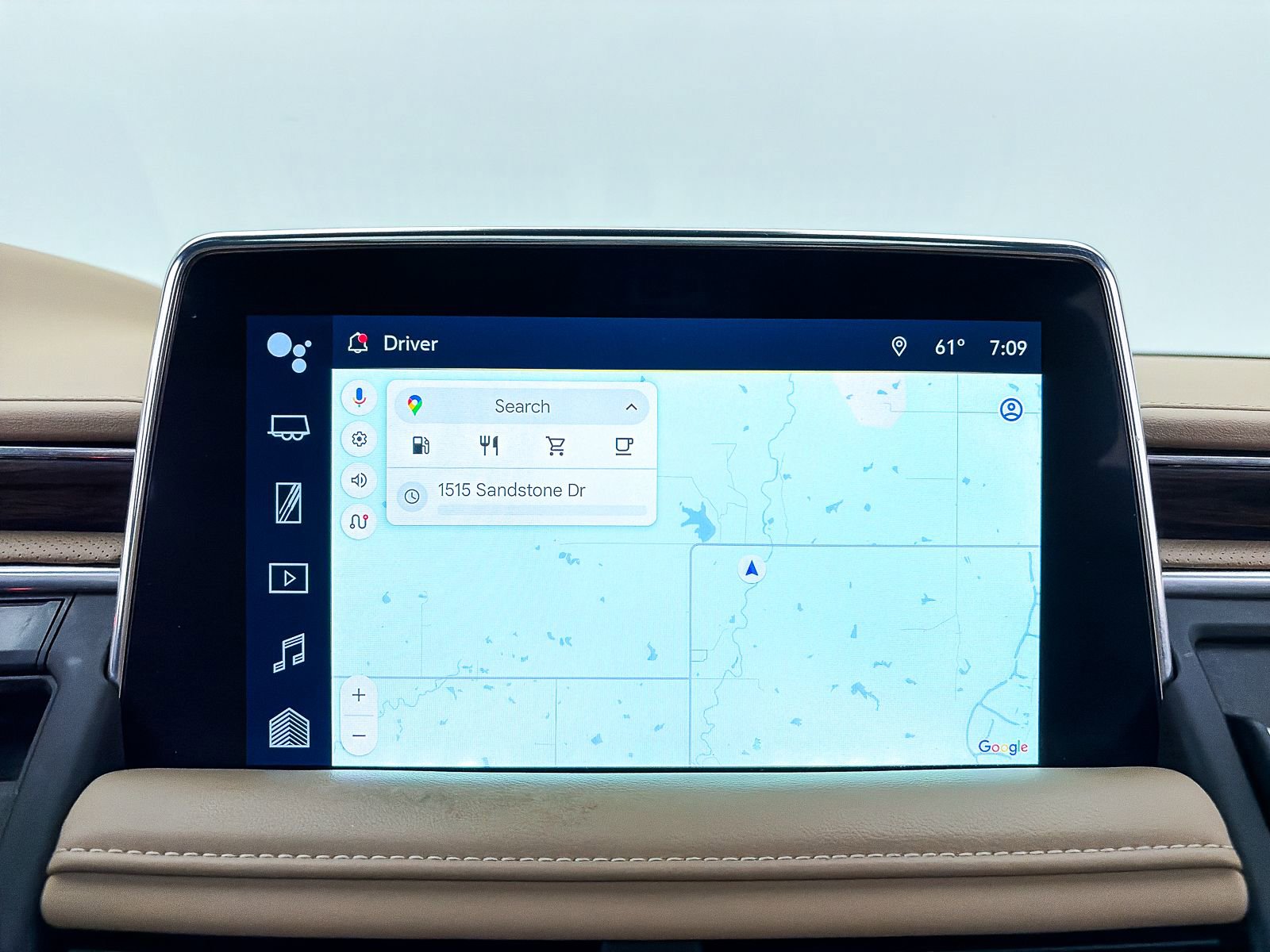 Used 2023 Chevrolet Suburban Premier w/ Premium Package image 8