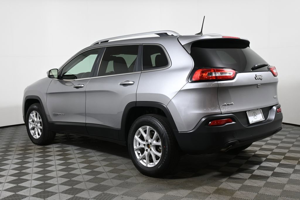 Used 2016 Jeep Cherokee Latitude w/ Cold Weather Group image 5