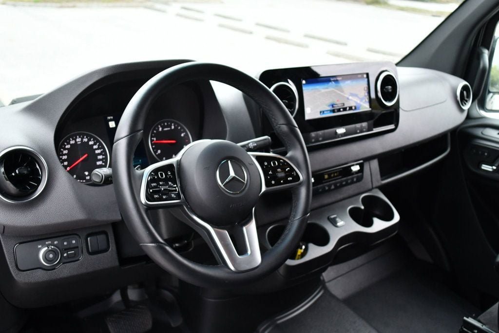 Used 2024 Mercedes-Benz Sprinter 2500 image 57