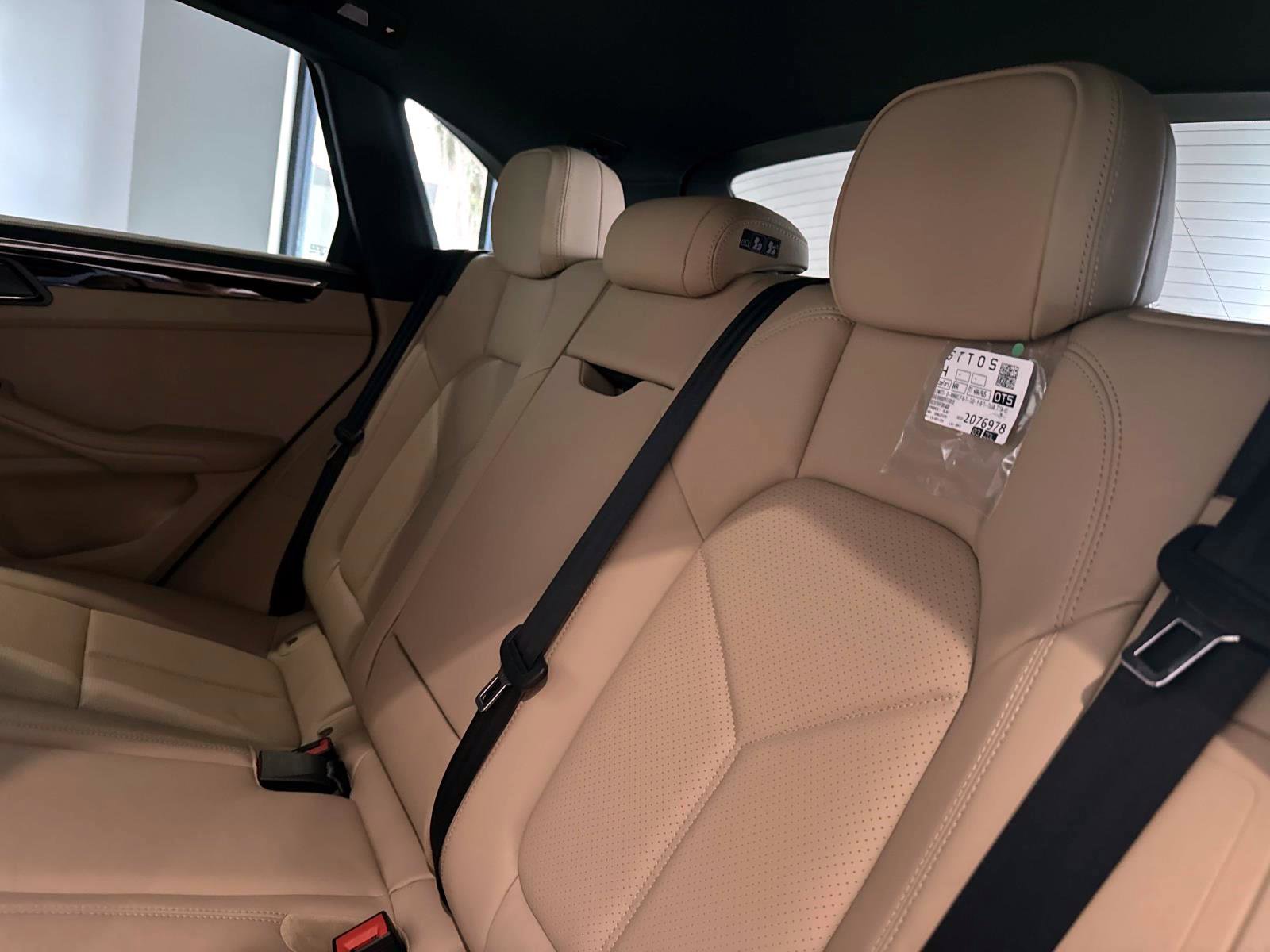 Certified 2026 Porsche Macan image 16