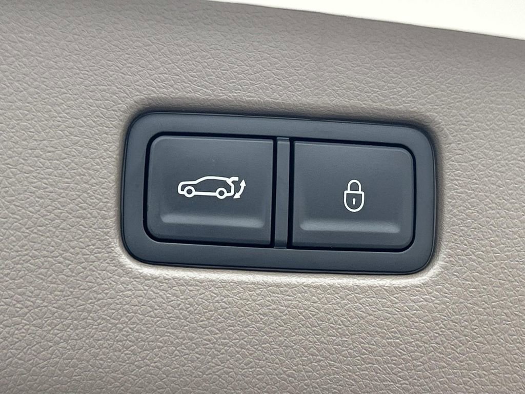 New 2026 Genesis GV70 2.5T Advanced image 14