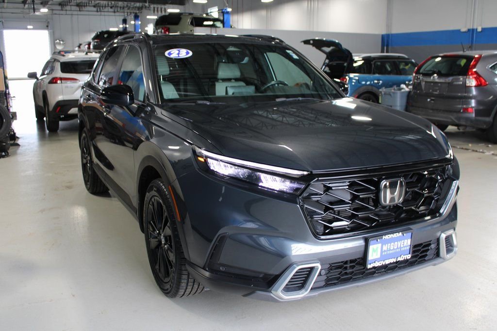 Used 2023 Honda CR-V Sport Touring image 4