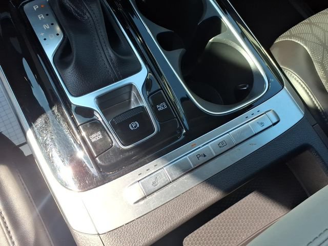 Used 2024 Kia Carnival EX FWD image 17