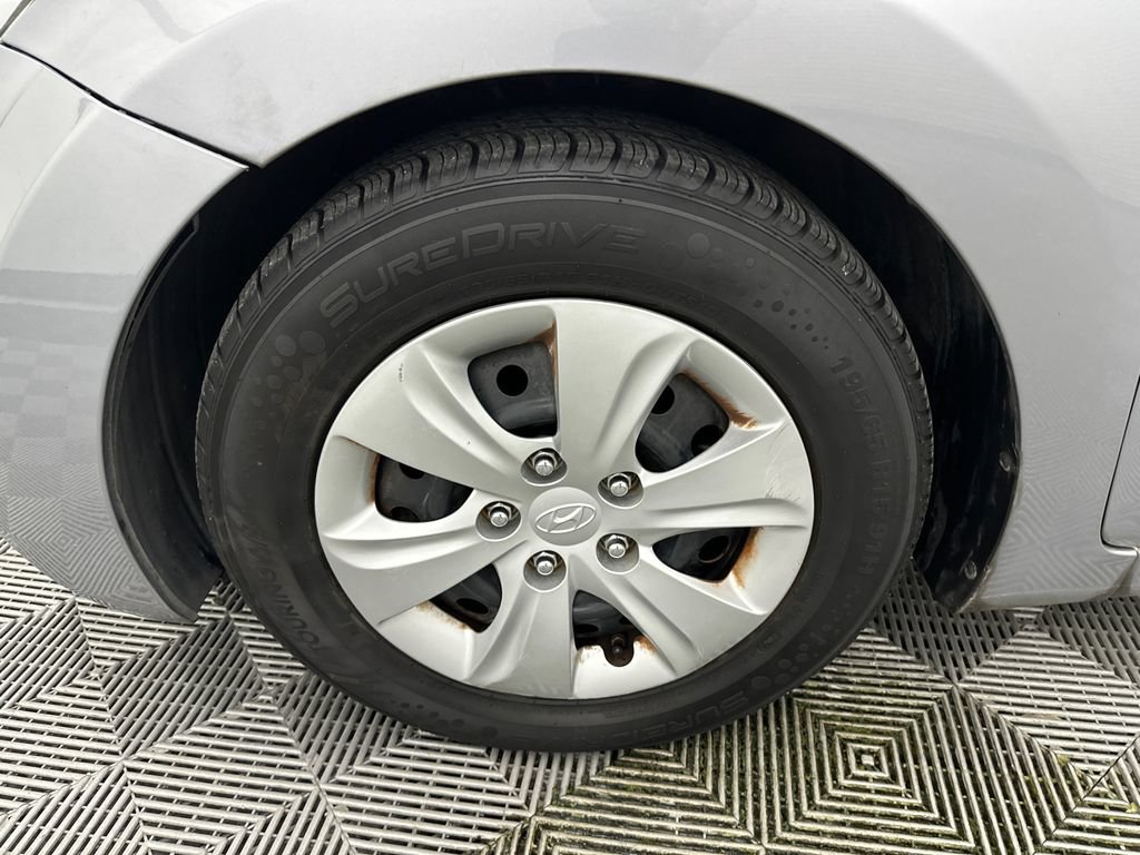 Used 2016 Hyundai Elantra SE FWD image 11