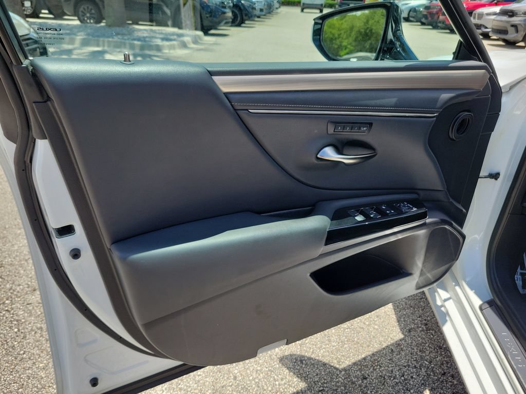 Used 2022 Lexus ES 350 F Sport w/ Accessory Package 2 FWD image 19