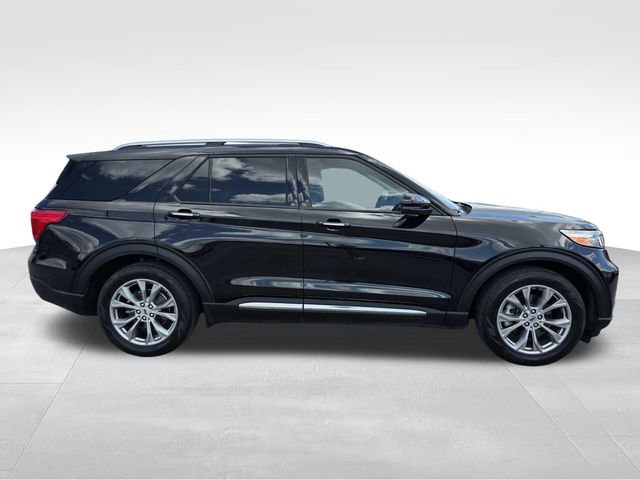 Used 2022 Ford Explorer Limited w/ Limited Technology Package image 2